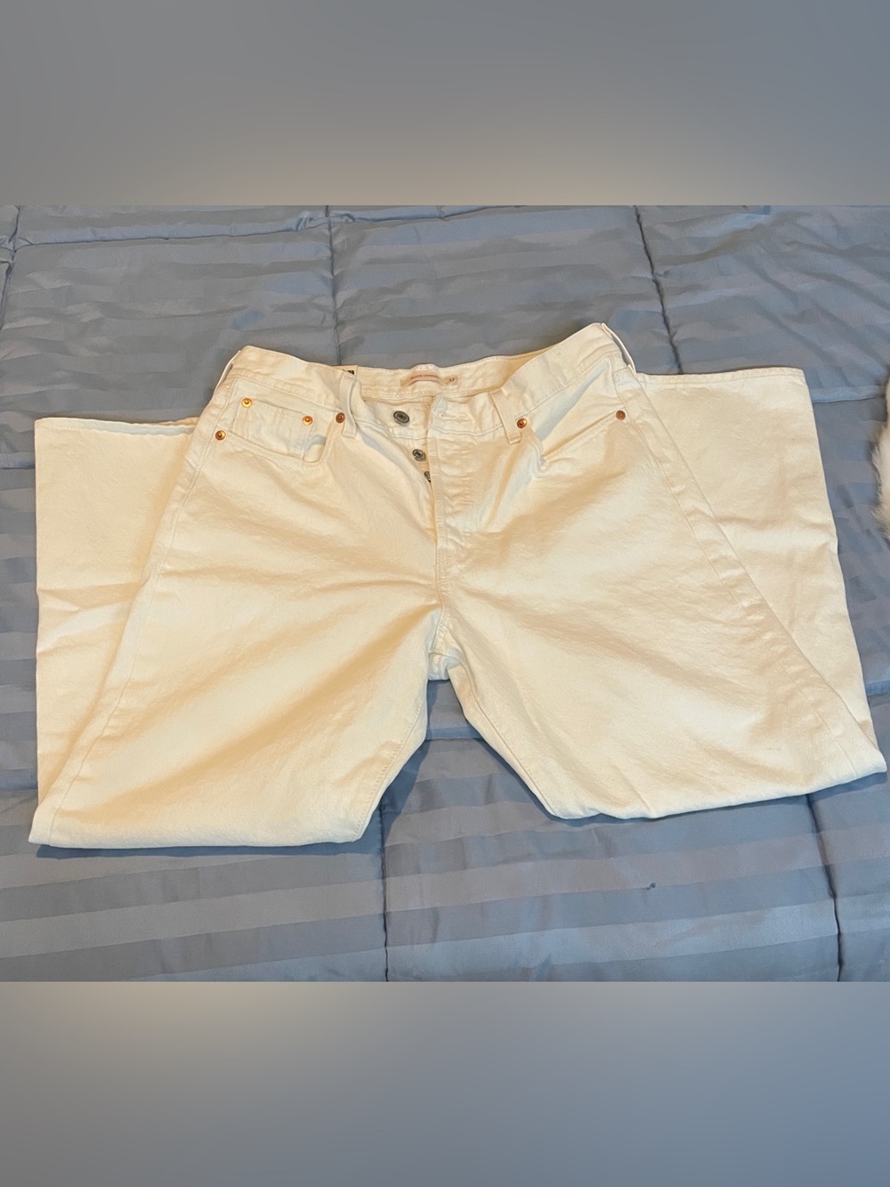 Levi's Straight Leg Jeans in Off-White/Cream - Picture 2 of 8